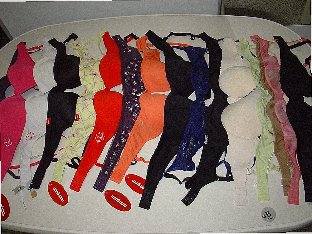 16 Tlg Bügel Softschalen T-Shirt BHs Dessous 75B-80B, MANGUUN, BEE DEES, FELINA