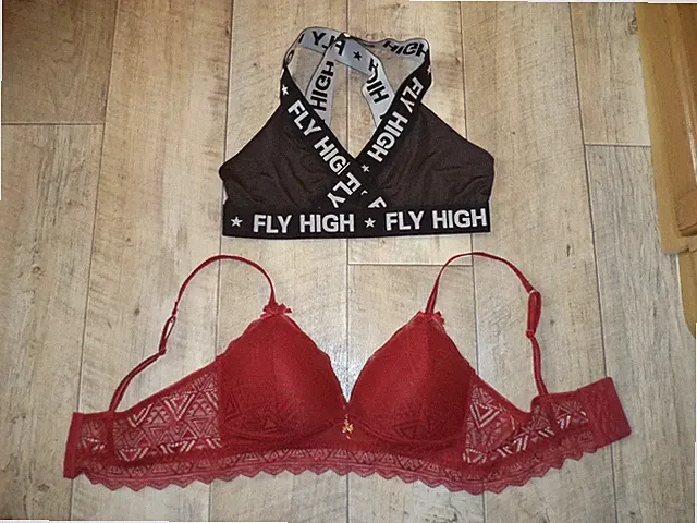 2 x Mädchen -Damen BH,rot,schwarz Gr. XL