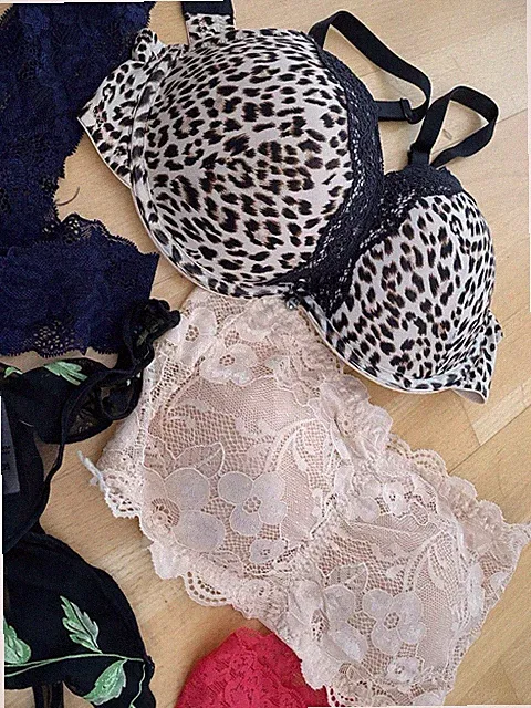 8 Stück Set BH Unterwäsche Push-Up-BH und Spitze BH Gr 34B neu