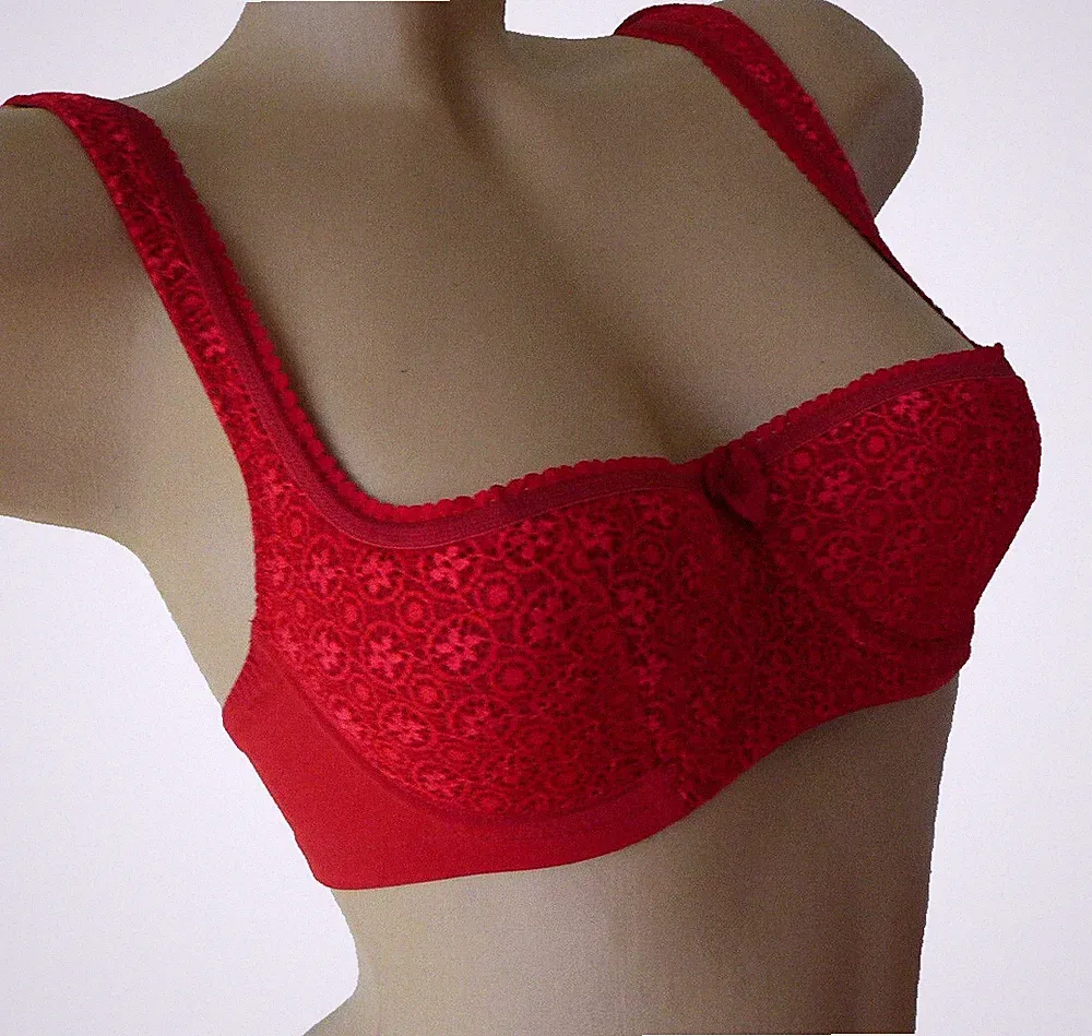 Balconette BH rot Halbschale mit Bügel Cup wattiert Träger gepolstert Dirnd BH