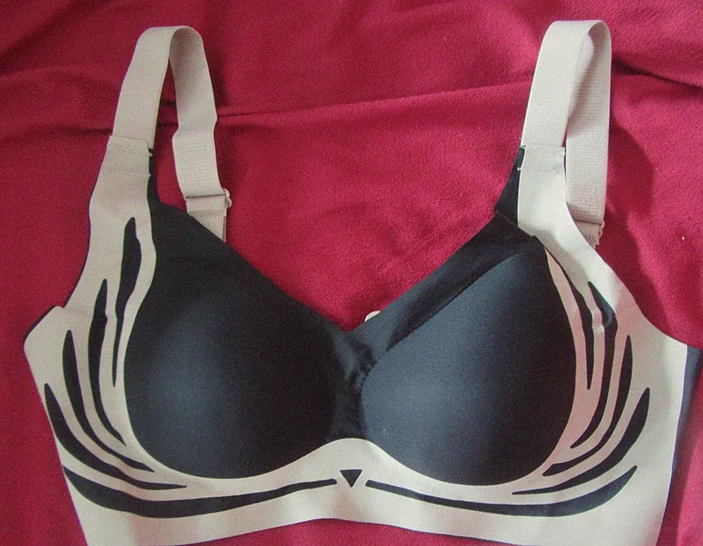 Beige-Schwarz- Bügelloser Stütz-BH - siehe Fotos