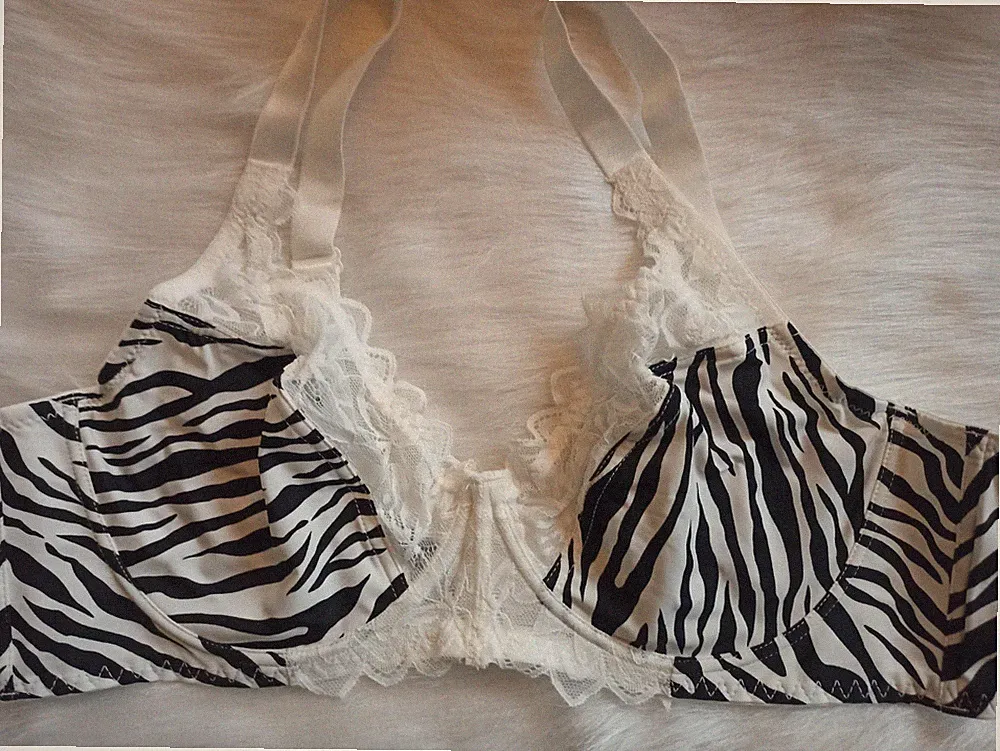 BH 105 C ** Leo mit Bügel, Satin glatt curvy / grosse Cups *** m w d / 105 C