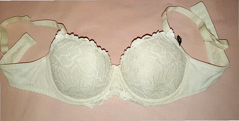 BH 65E + Bügel CHANGE Florence Balconette Creme