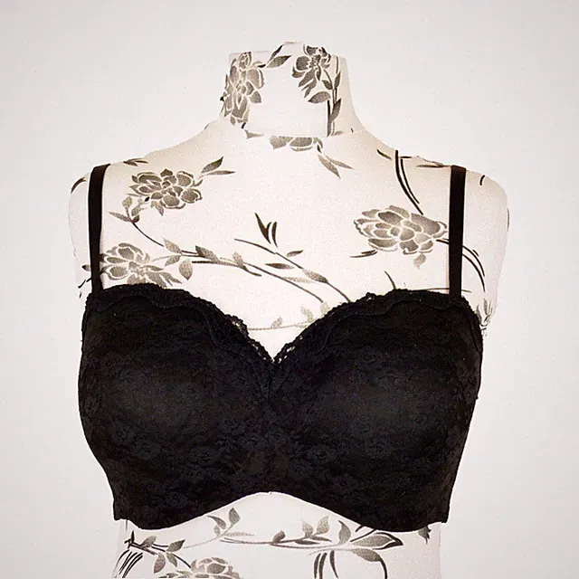 BH 90E Schwarz Spitze Blumen Bügel gebraucht Marks & Spencer Dessous