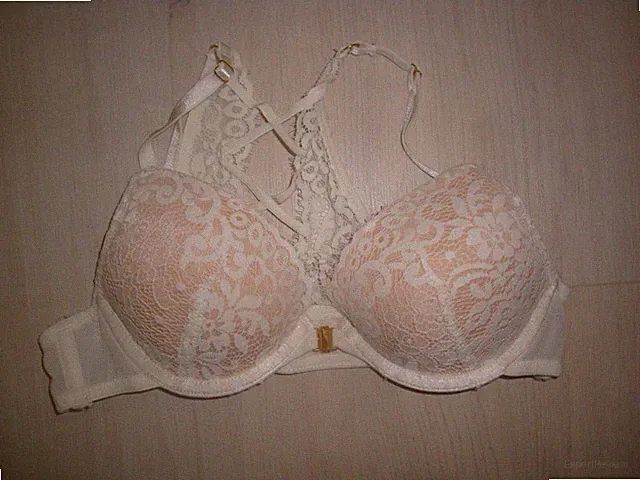 BH * gefütterte Cups * Vorderverschluss * Gr. 70 A * creme * Hunkemöller
