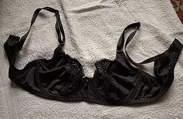 BH mit bügel 80 B schwarz, teils durchsichtige Spitze