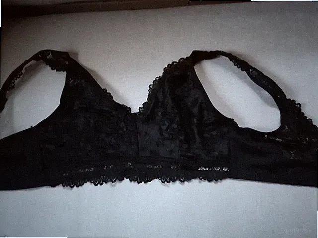 BH ungepolstert - schwarz - teils Spitze - breite Träger - Gr. 85B - NEU!