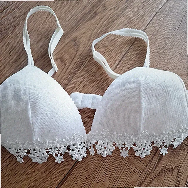 BH Weiss mit Spitze H&M Gr. 70B