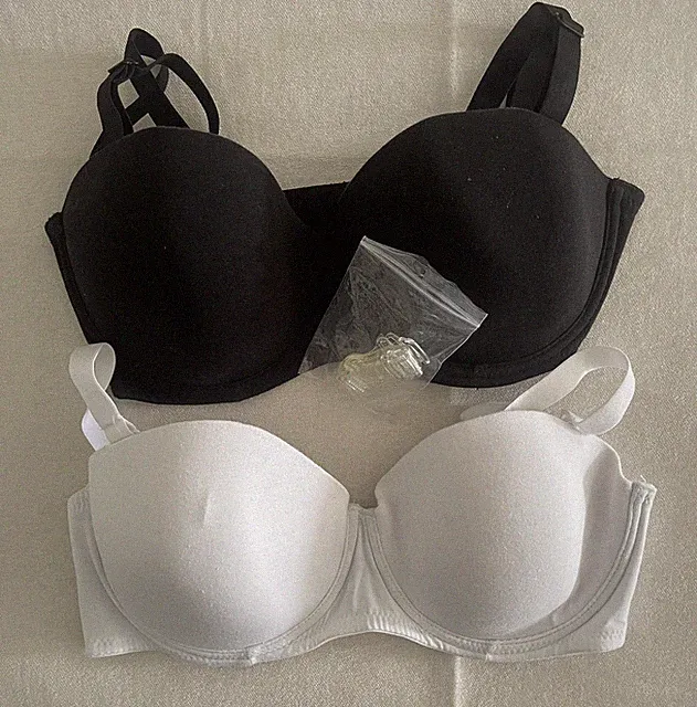 BPC: 2 BH’s mit Bügel & Softschalen, 85B, s&w, + 1x transparente Träger, neu!