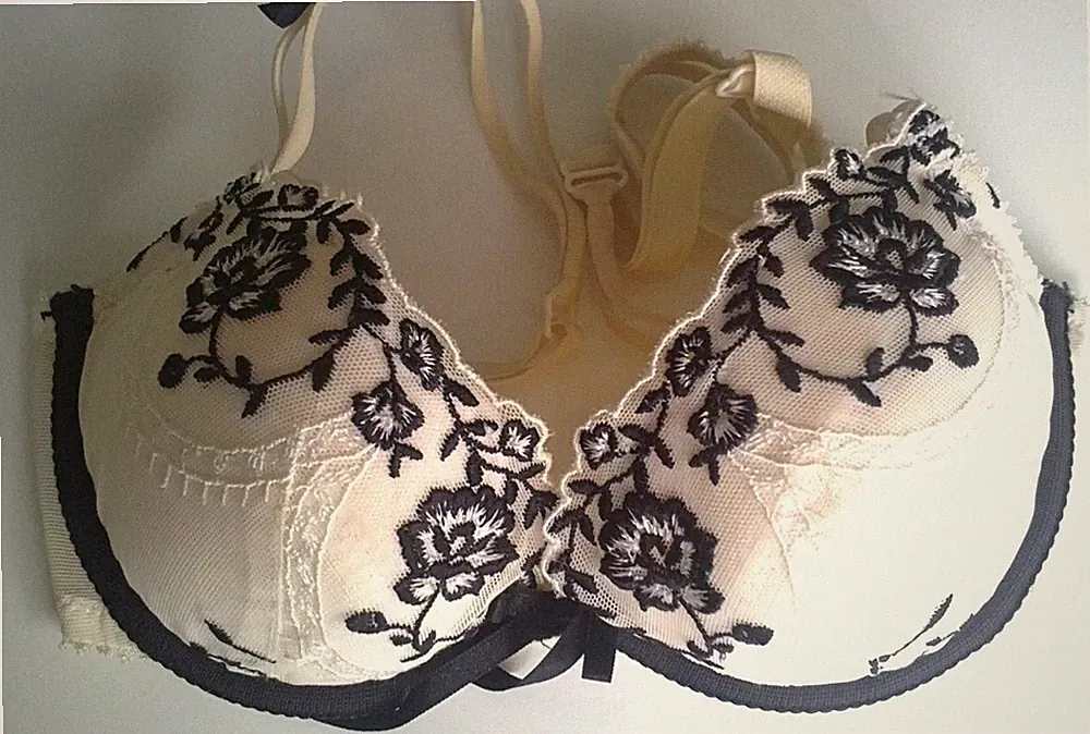 **Bügel BH**cremeweiß schwarz Blumenmuster**Gr.75 A**Gr.XS/S**neuwertig**