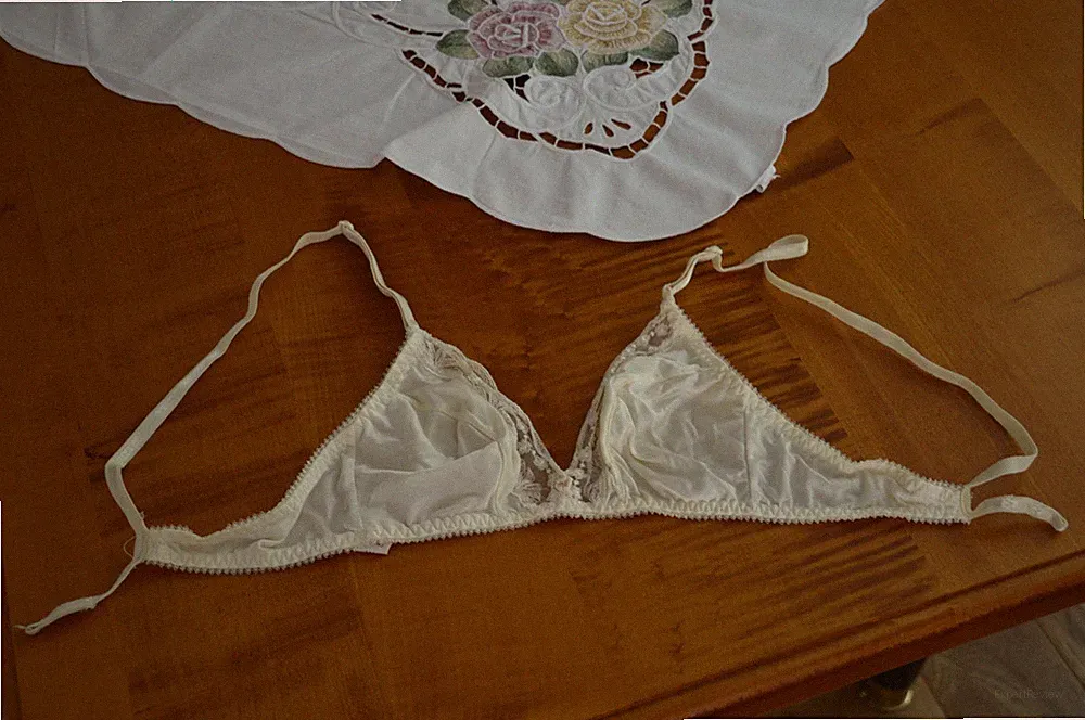 Bügelloser BH von Naturana - Farbe Creme - ungetragen.