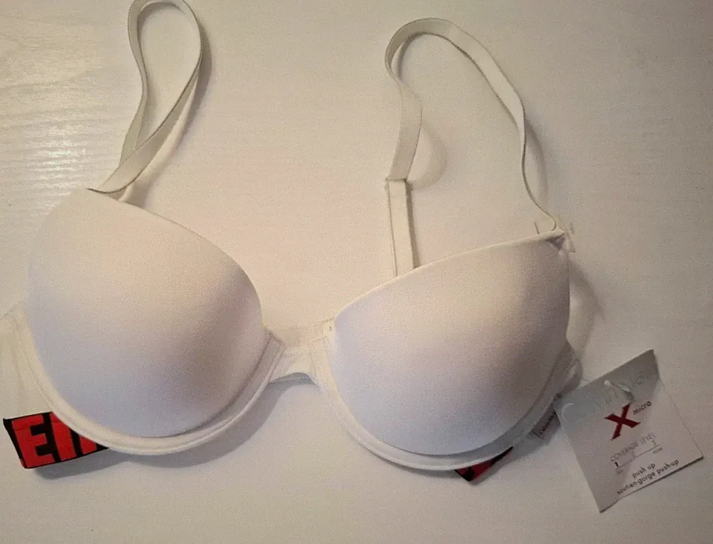 Calvin Klein Push Up BH Gr.70C Weiß mit roter Schrift *NEU*