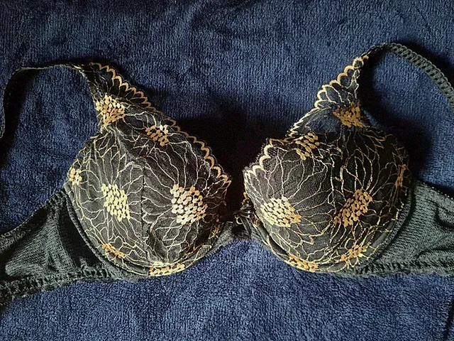Chantelle BH Größe 75 E DD mit Cups Spitze Gold Schwarz - 1x getragen wie neu!