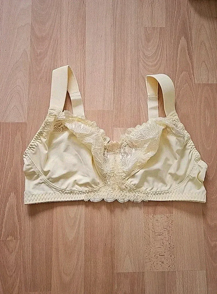 Curve Muse Damen BH gelb Größe 95 E bügellos