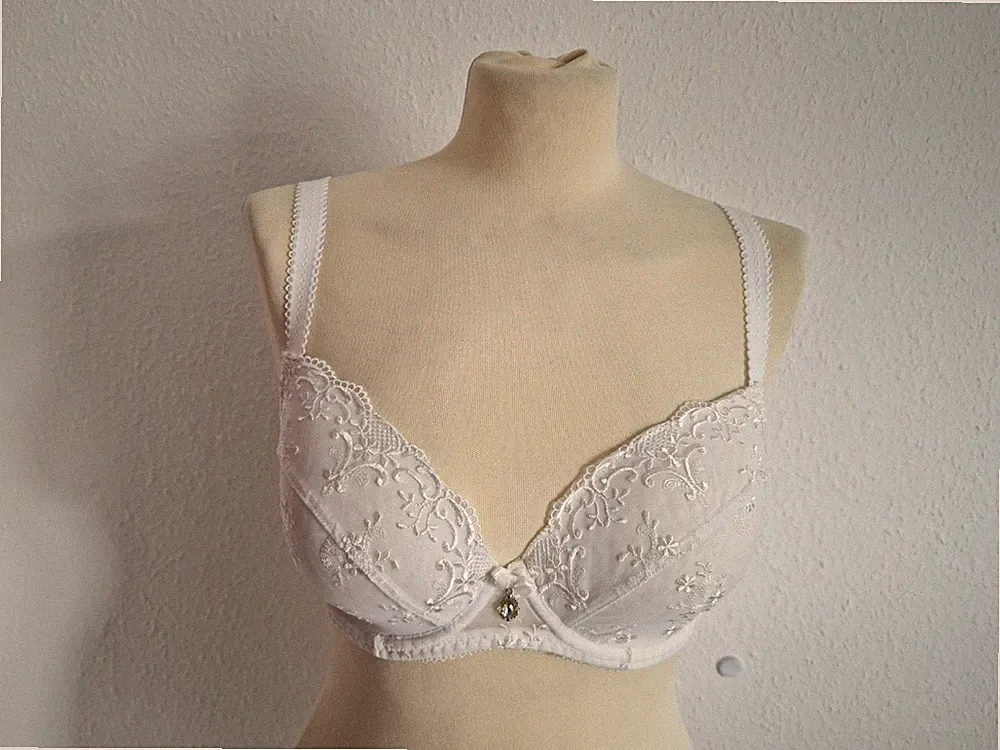❗️Damen Schalen BH Bügel BH 75 D mit Stickerei von Nuance in Weiß❗️
