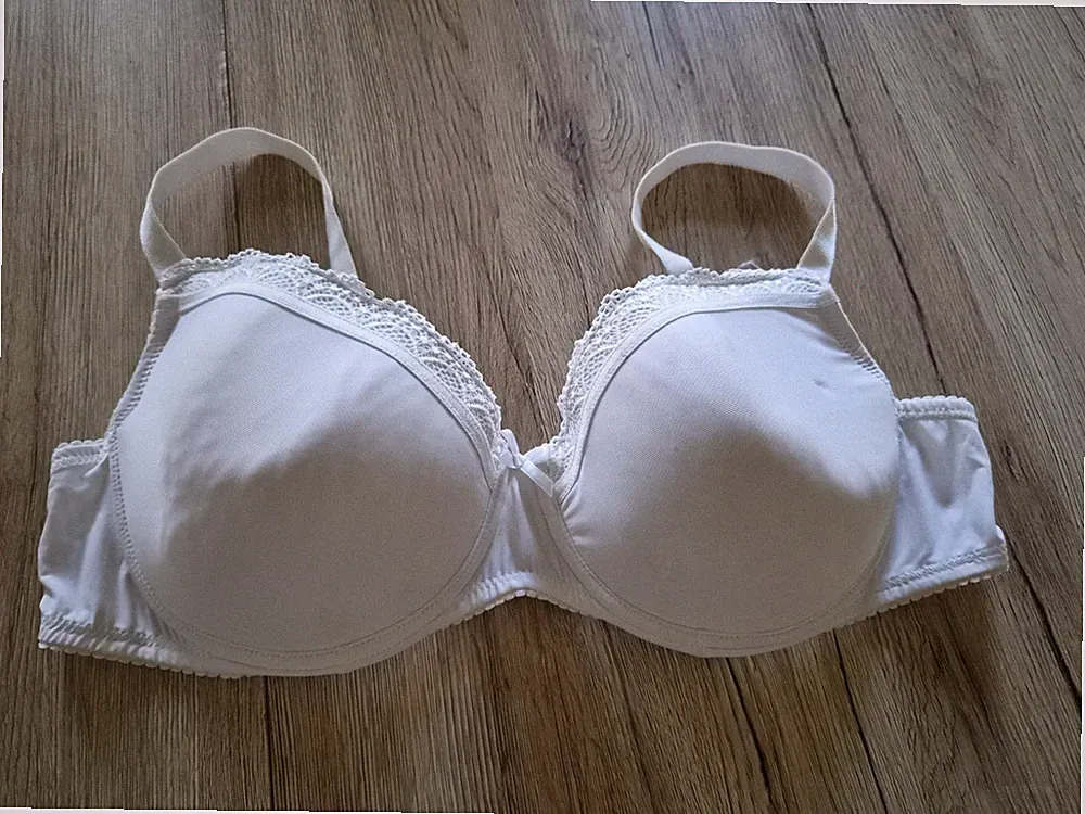 Damen Strech -T - Shirt - Push-Up-BH - Weiß - Gr. 95 B- NEU