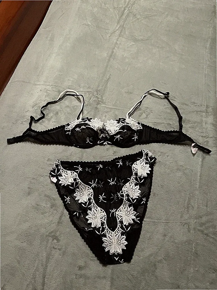 Desouses Marie Jo Edler BH Gr. 75A plus Slip Gr. 42 Schwarz - Weiß Stickerei