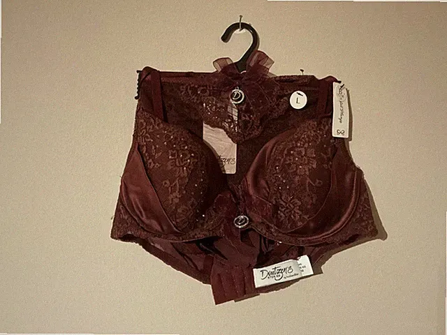 Doutzen’s BH 75B + Brazilian Slip L Maroon – Neu mit Etikett