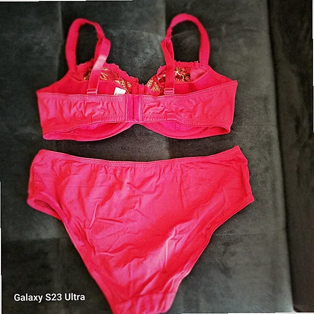 Edles Damen Unterwäsche Set mit Stickerei