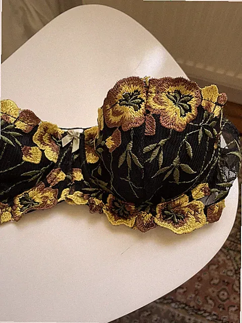 Embroidered Floral Strapless Balconette Bra- Size 90 B