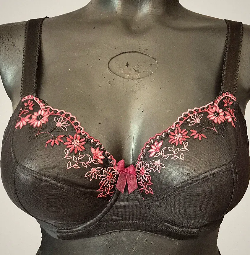 Goddess USA 5900 Satin & Spitze mit Bügel-BH Gr.70I UK 32G vollschale