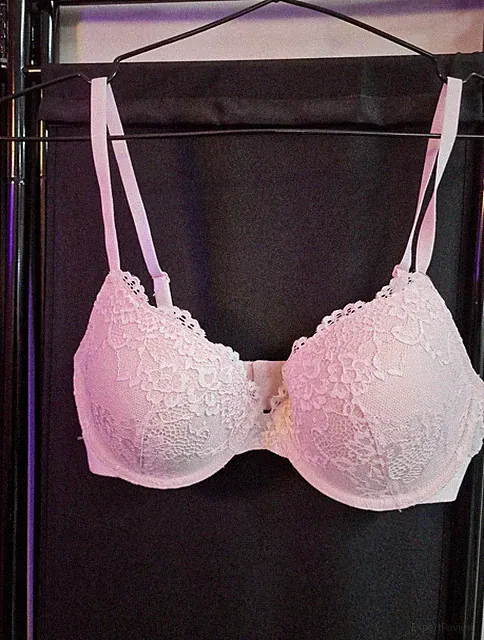 GUESS BH rosa Spitze - Neu Mit Etikett -SALE 32D