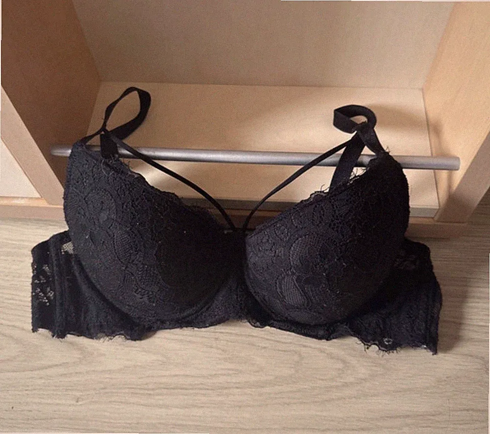 H&M Damen T-Shirt-BH 80B Schwarz mit Bügel Spitze verstellbare Träger