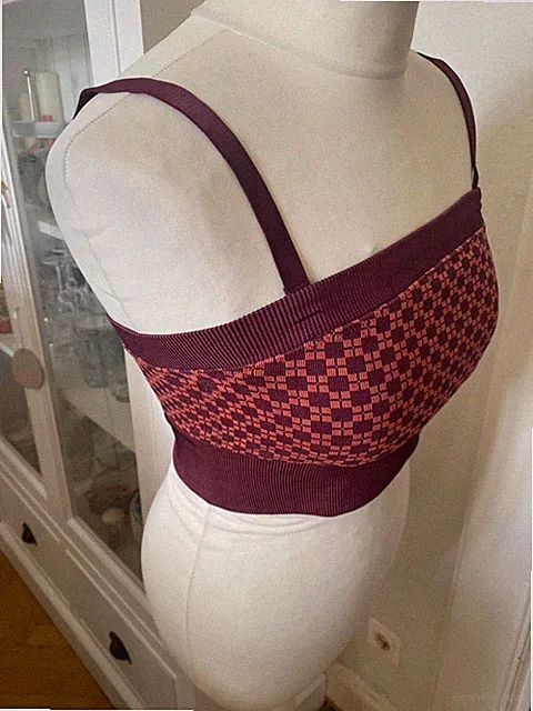 H&M Sport Bustier Stretch Top bordeaux Gr. M neu