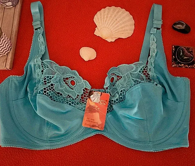 Hellblauer Spitzen BH 44/100DD