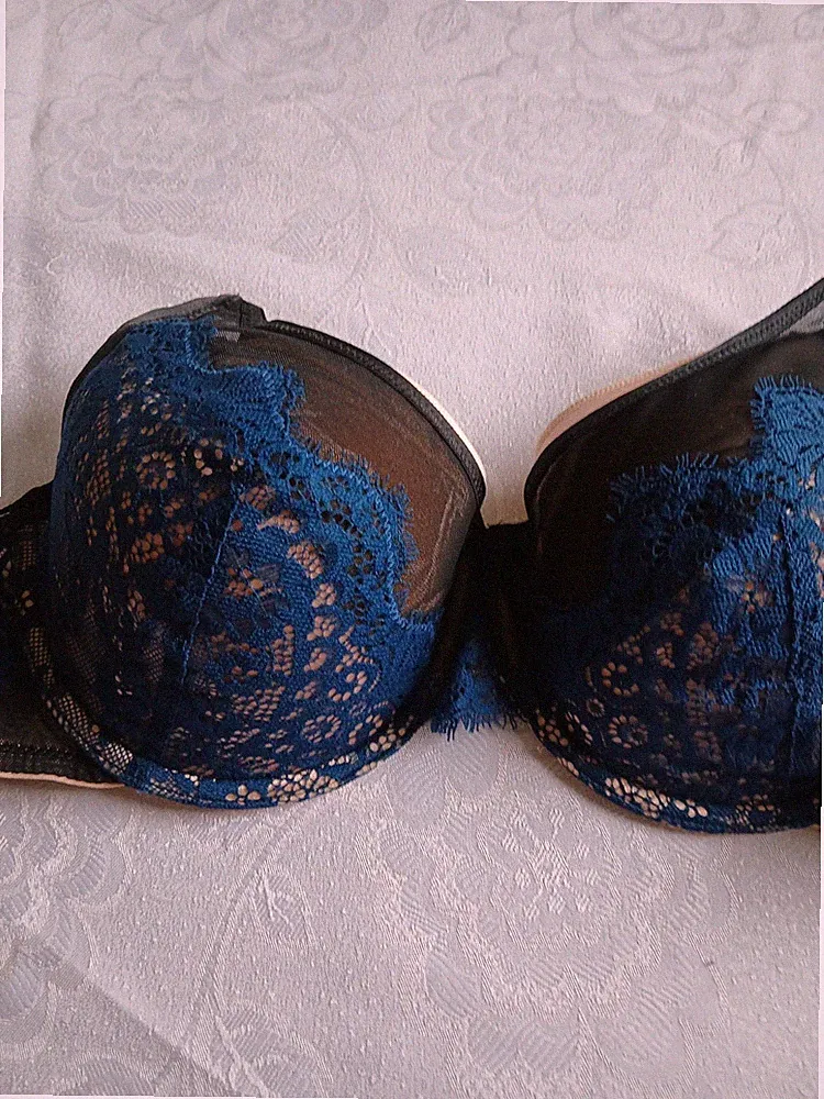 Hunkemöller BH, vorgeformter Bügel BH,Größe:85 D, blau rosa Spitze ,Blumen NEU