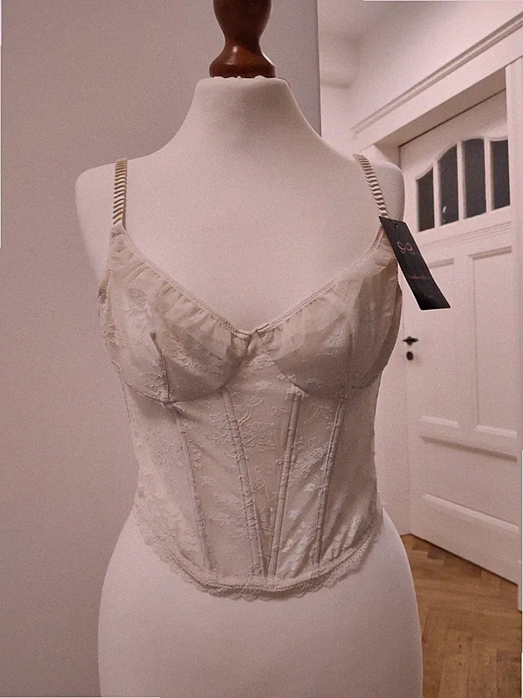Hunkemöller Longline-Bügel-BH Darcy 75B - Spitze, Weiß, Stäbchen, Rüschen - Neu