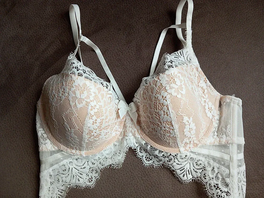 Hunkemöller Neuer ausgefallener Push-Up-BH, Bügel, viel Spitze, Offwhite, 75 C