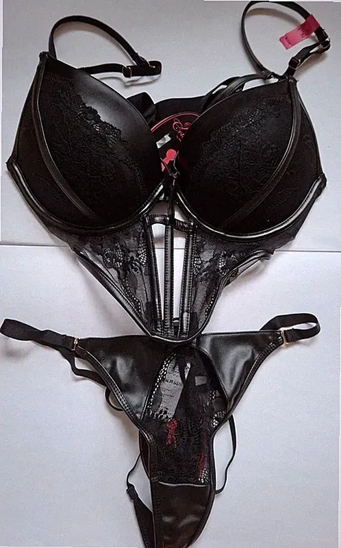 Hunkemöller Private Collection: BH Set Nadia (Größe 75C/S, Schwarz)