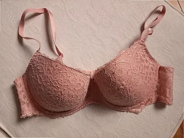 Hunkemöller Push-Up-BH mit Bügel, tolle Spitze, Rose, Gr. 75 C