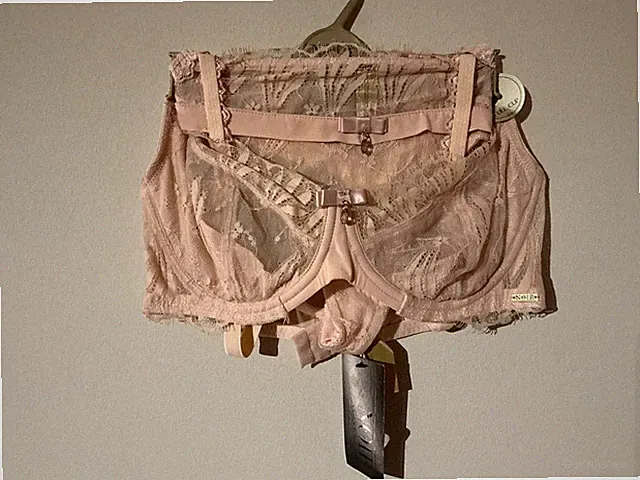 Hunkemöller Set Julia BH & String Rosa Spitze Neu Gr. 75D & XL