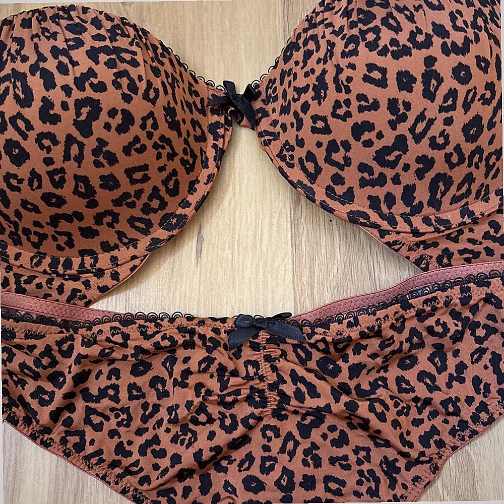 hunkemöller set 💕 Push up BH 75B String L Leomuster Schwarz/Braun Neu