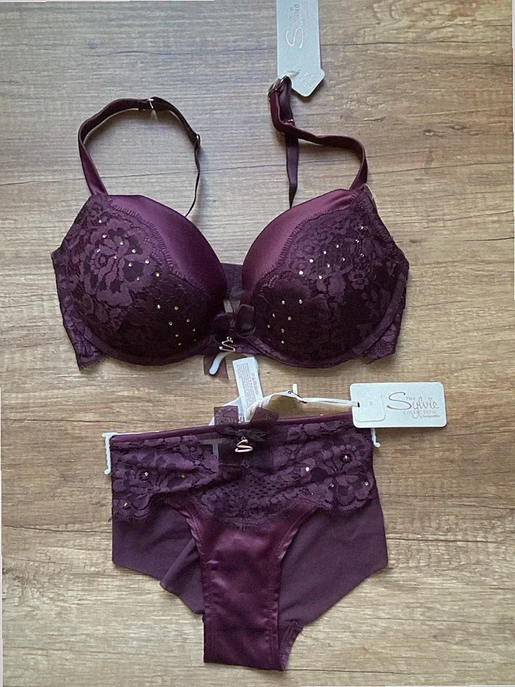 Hunkemöller Sylvie Collection Plunge BH Set BH Gr. 70E Slip Gr. M