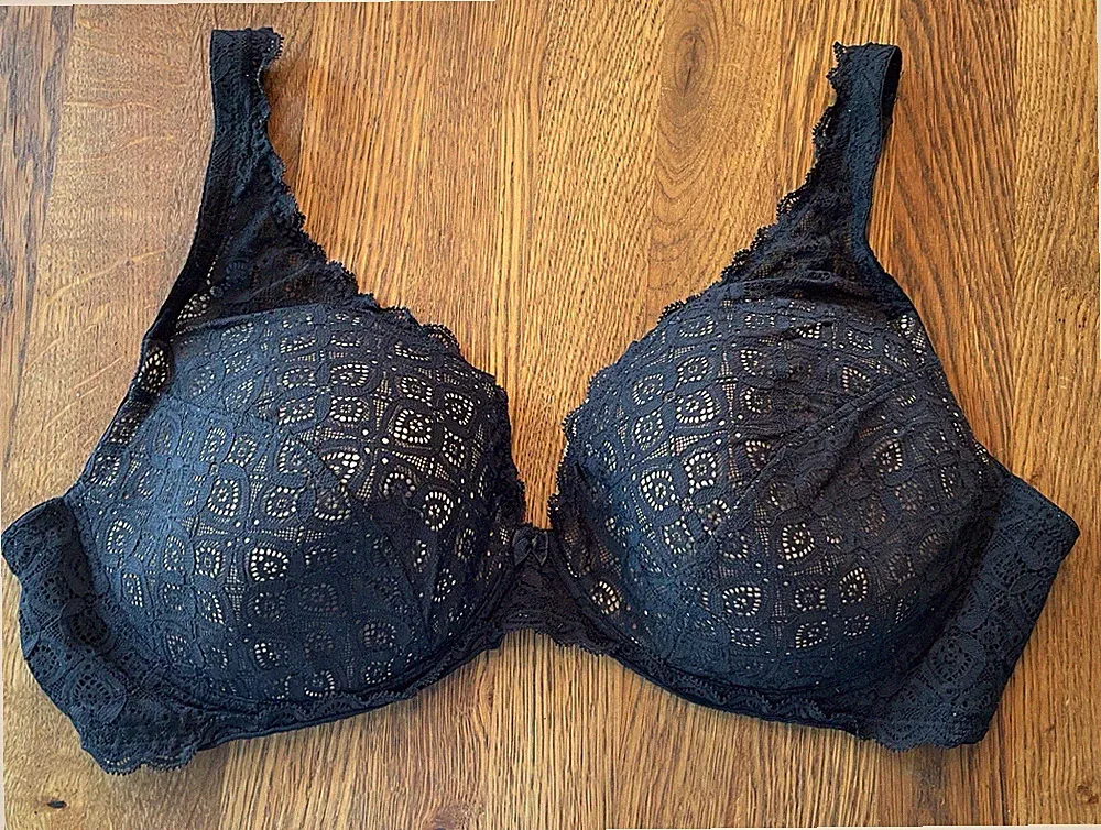 Intimissimi Triangel-BH 'Elena' aus Spitze in Schwarz. Größe 90D