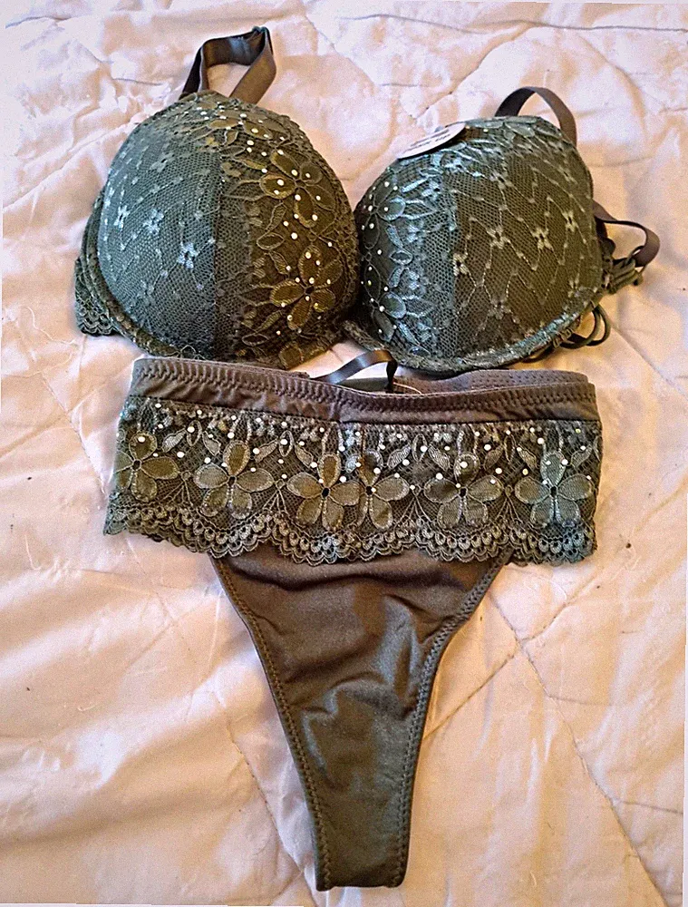 Janina Damen BH-Set Push-Up mit Bügel Spitze bestickt Grün XL String