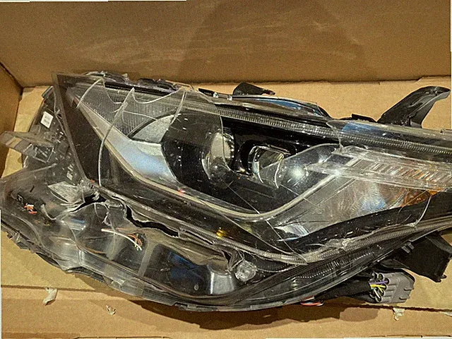 LED Scheinwerfer Toyota Auris E180 Original OEM Links Valeo 81150-02K60