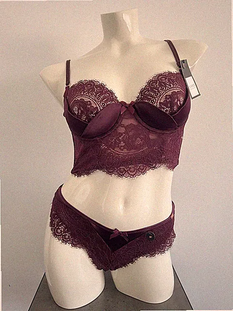 Lila Dessous Set Longline BH + Slip „Nadia“ von Hunkemöller Noir Gr. 80B/M NEU
