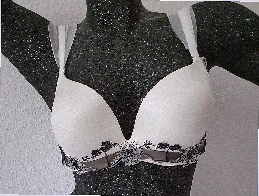 LINGADORE, 75 B, ausgefallener Push up BH, creme mit schwarzer Spitze, NEU !!