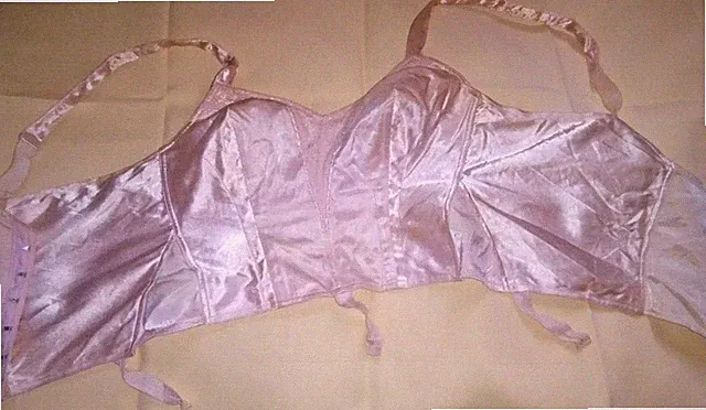 Long line BH mit Satin , TRIUMPH original 50-60er Jahre,rosa/lachs
