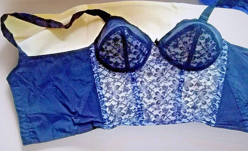 Long line BH mit Spitze ,TRIUMPH -original 50-60er Jahre , schwarz/beige