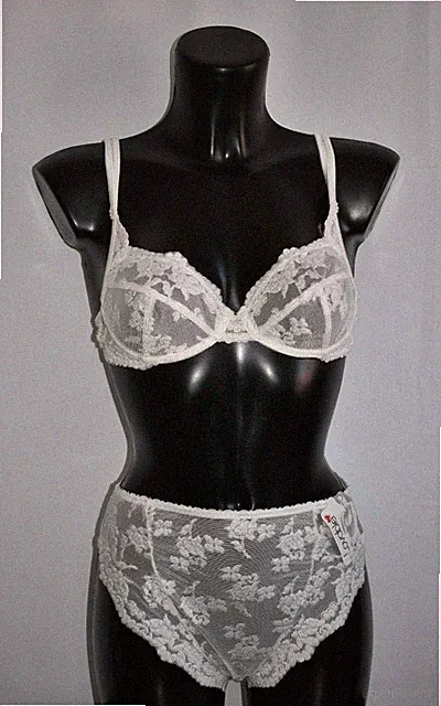 *** LOVABLE *** Damen BH SET mit SLIP Modell 14006/10056 *** UVP: 56€