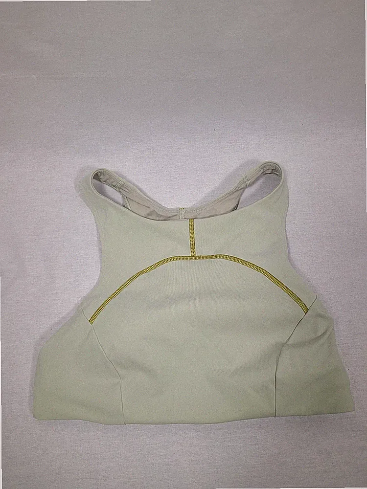 Lululemon Tough Train High-Neck Bra *Medium Support, C/D Cup size 10