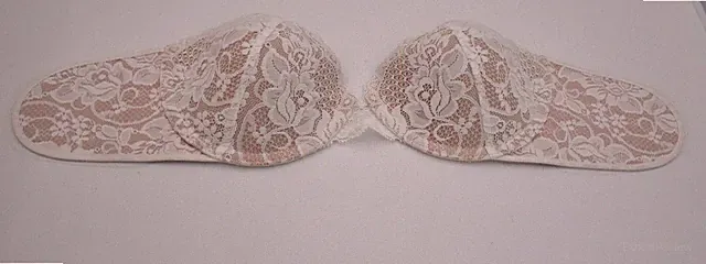 *** MAGIC Body Fashion ** Selbstklebender Trägerloser Strapless Rückenfreier BH