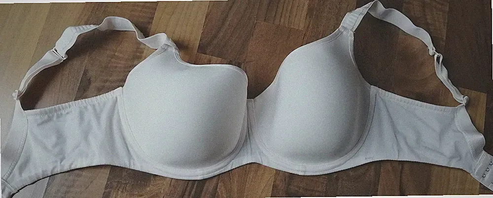 mey T-Shirt-Soft- Schalen-BH Gr.70 Cup F- Creme Neu Bügel