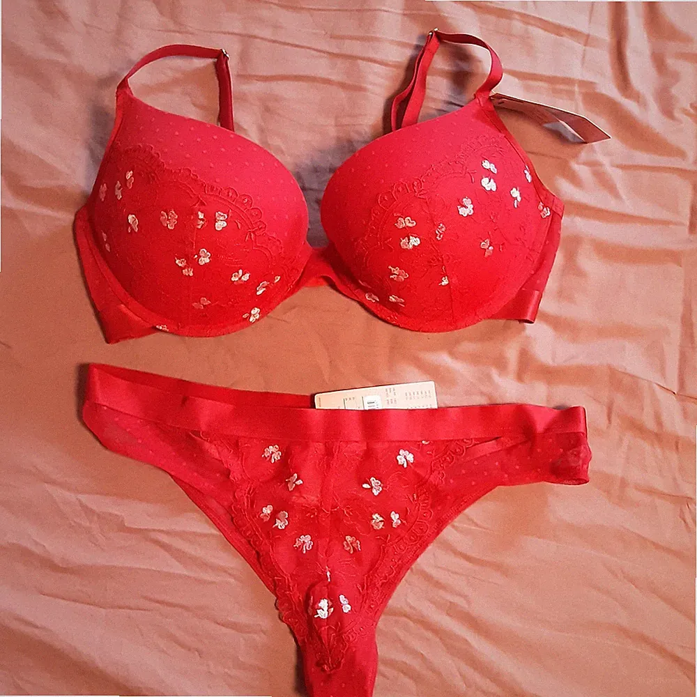 NEU Push Up BH 80D + Unterhose M Hunkemöller Rot Gepunktet Spitze