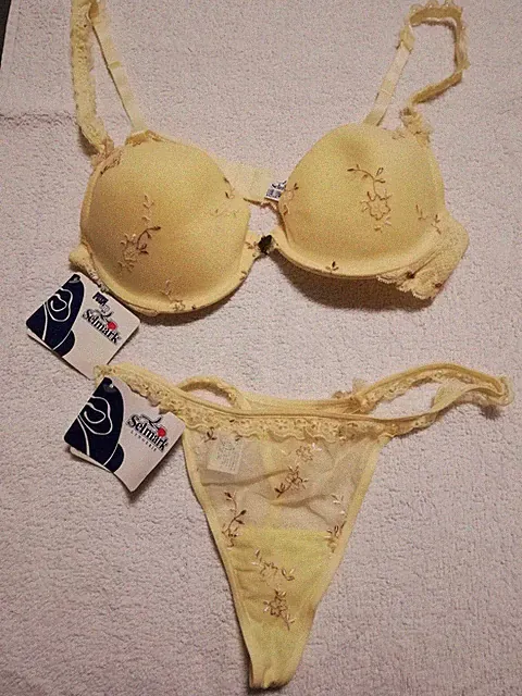 NEU Set BH 80A Selmark Push Up, String Gr.L Pastel Gelb Sale, Geschäftsaufgabe